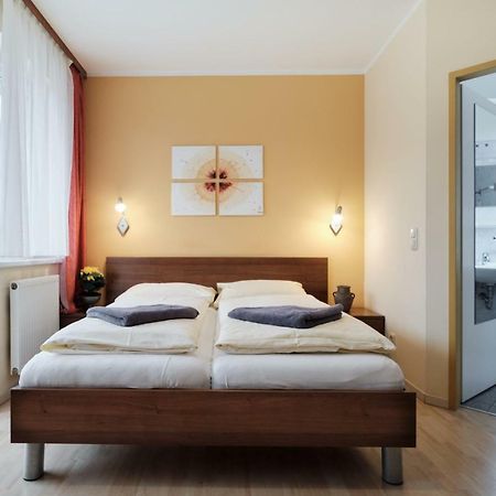 Pension Zum Romer Enns Exterior photo