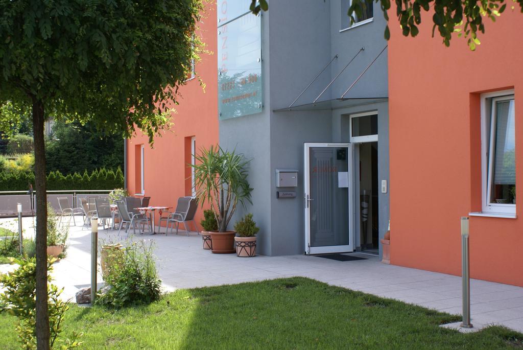 Pension Zum Romer Enns Exterior photo