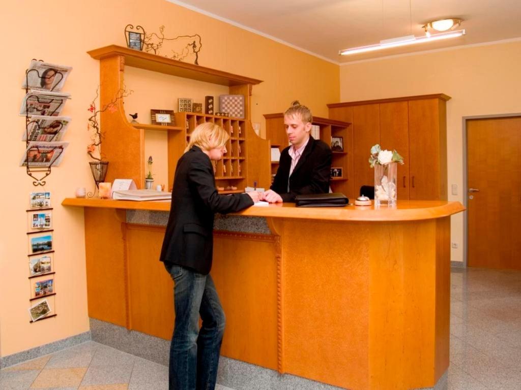 Pension Zum Romer Enns Exterior photo